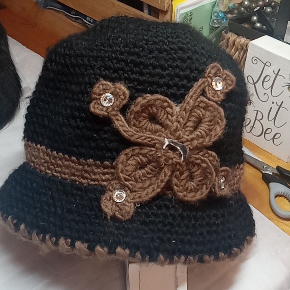 Chrohet flower hat women's